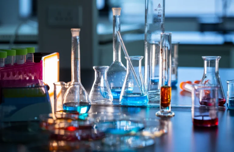 Tips memilih pabrik maklon pafrum terbaik salah satunya lab sudah tersertifikasi.